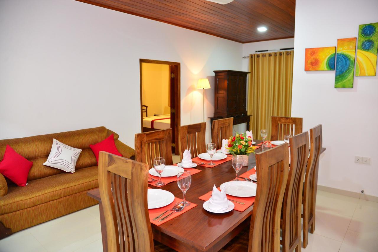 Sunshine Greens Bed & Breakfast ฮิกคาดูวา ภายนอก รูปภาพ