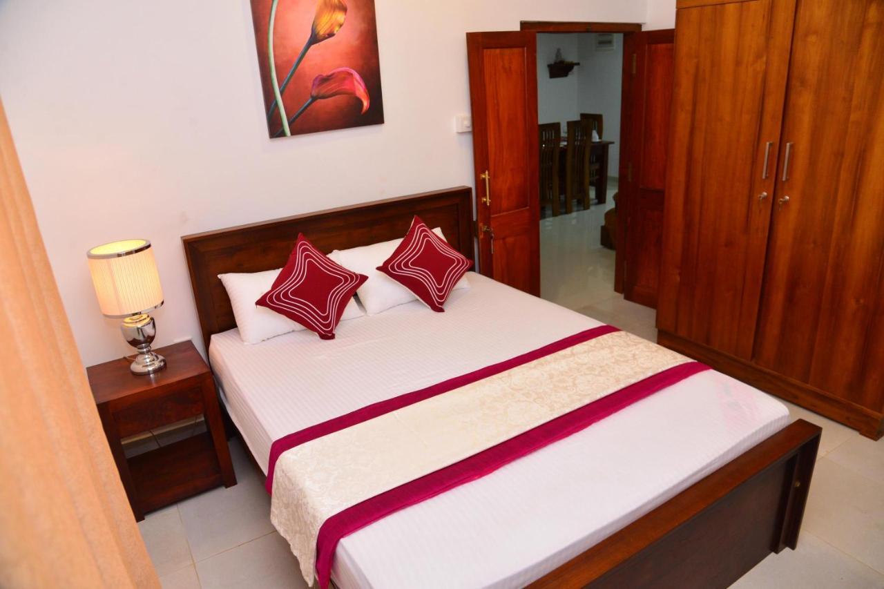 Sunshine Greens Bed & Breakfast ฮิกคาดูวา ภายนอก รูปภาพ